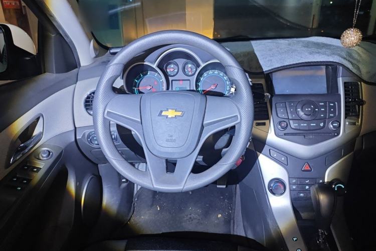 Used Chevrolet Cruze 2014 1.6L SL Millionth Anniversary Edition AT Steering Wheel