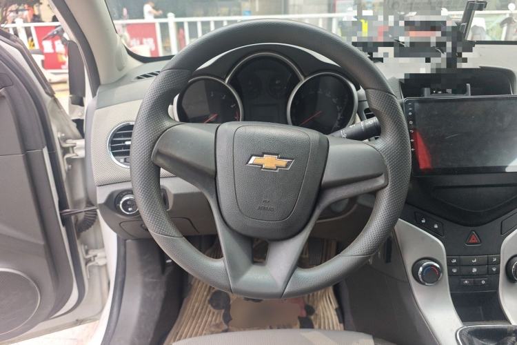Used Chevrolet Cruze 2014 1.6L SL Millionth Anniversary Edition MT Steering Wheel