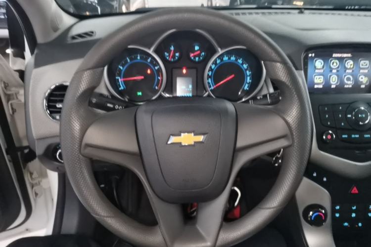 Used Chevrolet Cruze 2014 1.6L SL Millionth Anniversary Edition MT Steering Wheel