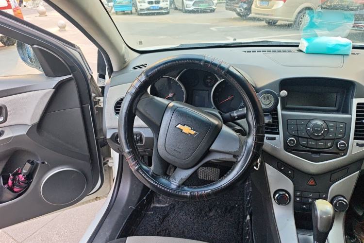 Used Chevrolet Cruze 2014 1.6L SL Millionth Anniversary Edition AT Steering Wheel
