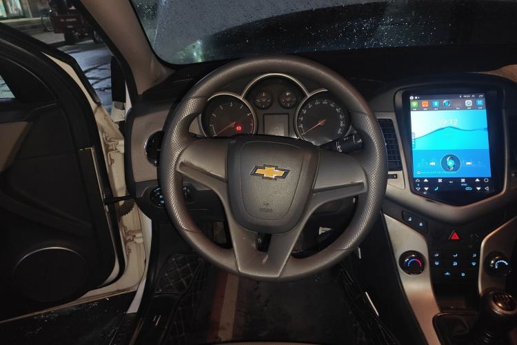 Used Chevrolet Cruze 2014 1.6L SL Millionth Anniversary Edition MT Steering Wheel