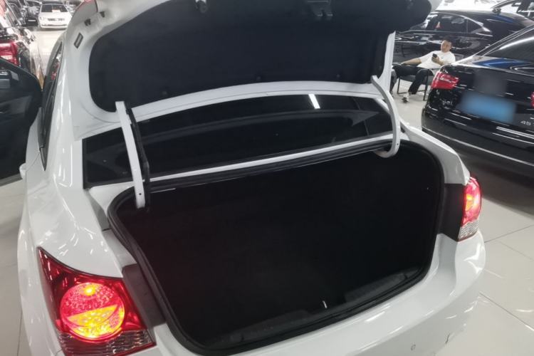 Used Chevrolet Cruze 2014 1.6L SL Millionth Anniversary Edition MT Trunk