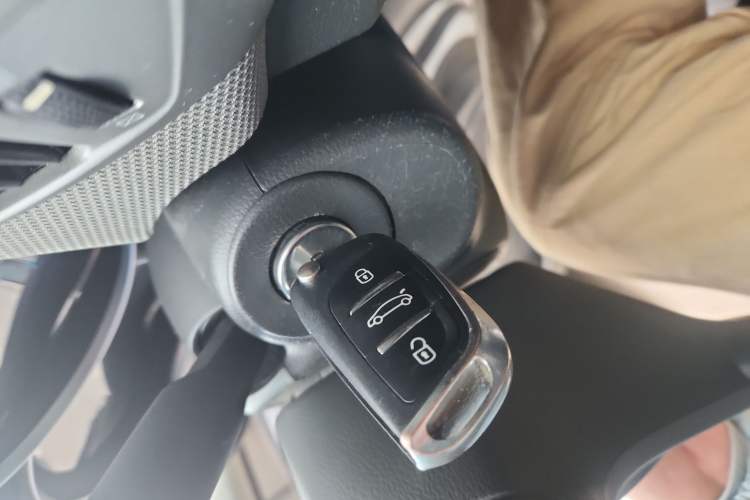 Used Chevrolet Cruze 2014 1.6L SL Millionth Anniversary Edition MT Vehicle Key