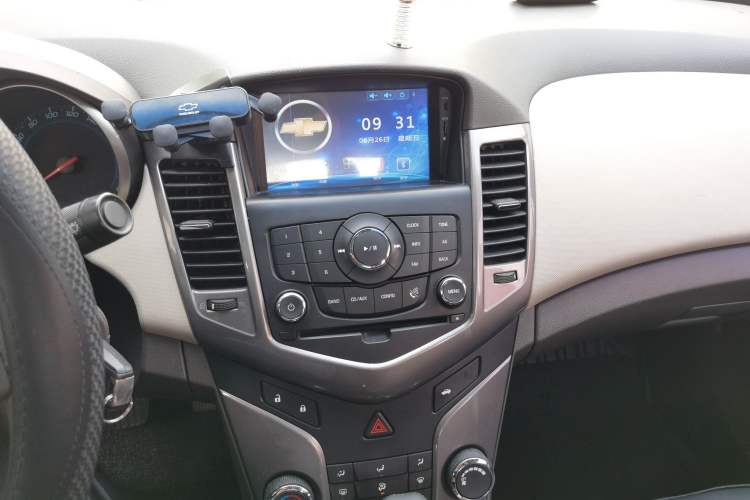 Used Chevrolet Cruze 2015 1.5L Classic SE AT Audio And AC Panel