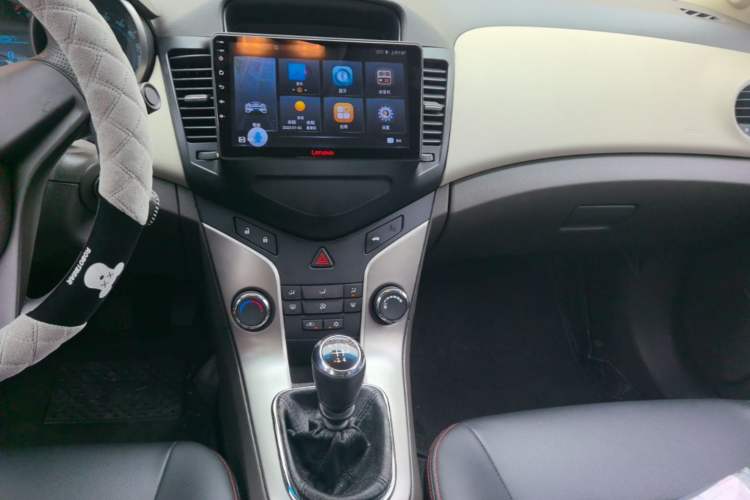 Used Chevrolet Cruze 2015 1.5L Classic SL MT Audio And AC Panel
