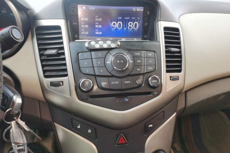 Used Chevrolet Cruze 2015 1.5L Classic SL MT Audio And AC Panel