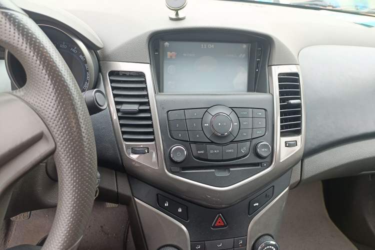 Used Chevrolet Cruze 2015 1.5L Classic SE MT Audio And AC Panel