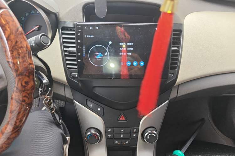 Used Chevrolet Cruze 2015 1.5L Classic SL MT Audio And AC Panel