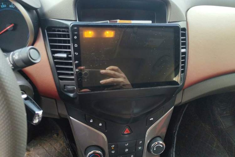 Used Chevrolet Cruze 2015 1.5L Classic SE AT Audio And AC Panel