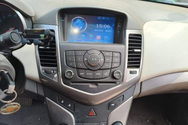 Used Chevrolet Cruze 2015 1.5L Classic SE AT Audio And AC Panel
