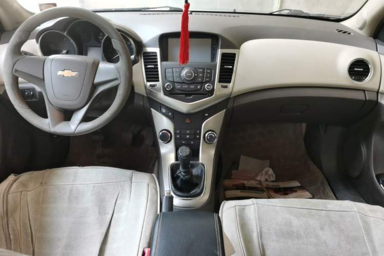 Used Chevrolet Cruze 2015 1.5L Classic SL MT Audio And AC Panel