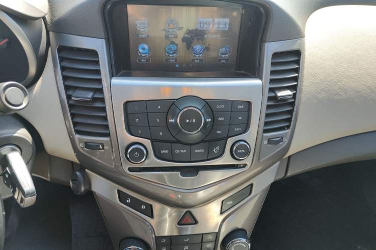 Used Chevrolet Cruze 2015 1.5L Classic SE AT Audio And AC Panel