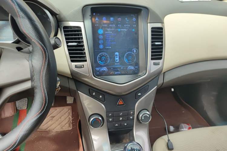 Used Chevrolet Cruze 2015 1.5L Classic SE MT Audio And AC Panel