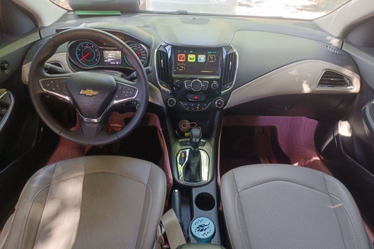 Used Chevrolet Cruze 2015 1.5L Automatic Luxury Edition Center Console