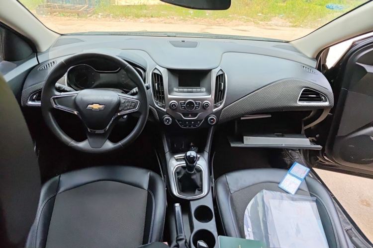 Used Chevrolet Cruze 2015 1.5L Manual Elite Edition Center Console