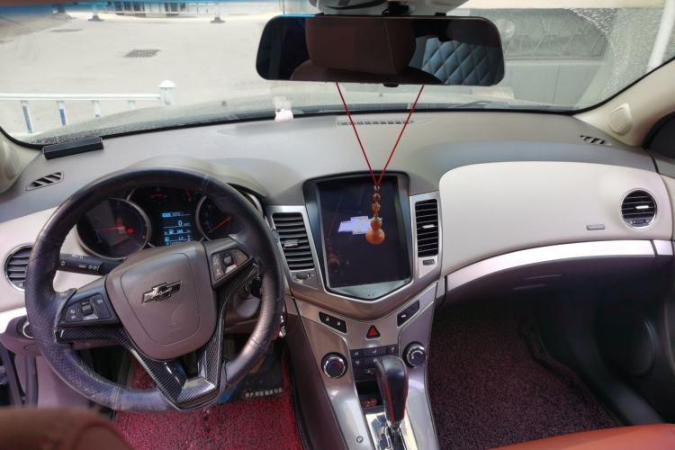 Used Chevrolet Cruze 2015 1.5L Classic SE AT Center Console