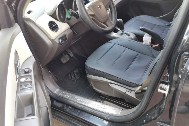Used Chevrolet Cruze 2015 1.5L Classic SE AT Driver Seat