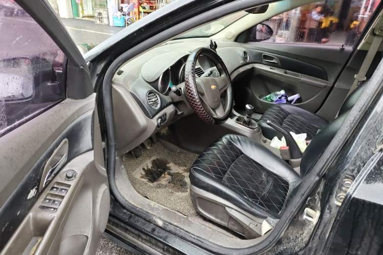 Used Chevrolet Cruze 2015 1.5L Classic SE MT Driver Seat