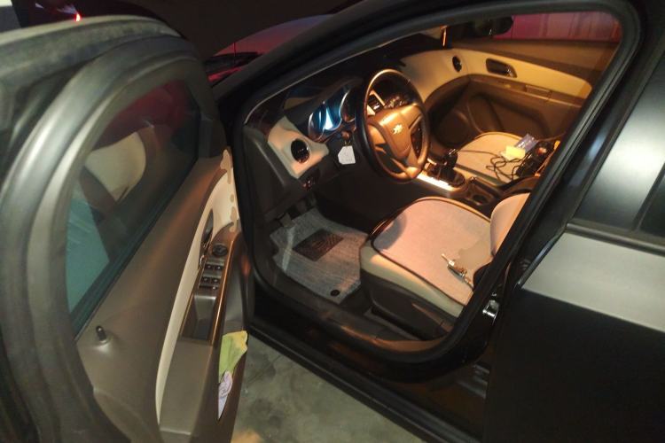 Used Chevrolet Cruze 2015 1.5L Classic SE MT Driver Seat