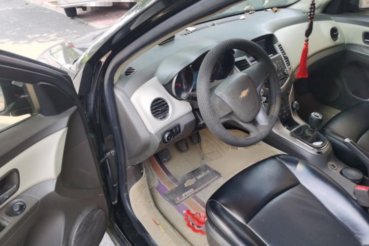 Used Chevrolet Cruze 2015 1.5L Classic SL MT Driver Seat