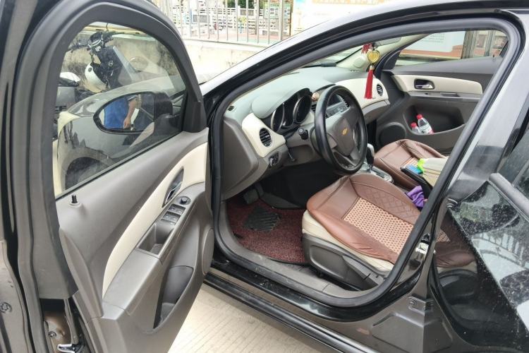 Used Chevrolet Cruze 2015 1.5L Classic SE AT Driver Seat