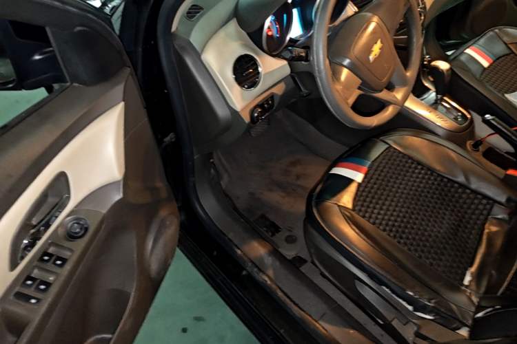 Used Chevrolet Cruze 2015 1.5L Classic SE AT Driver Seat