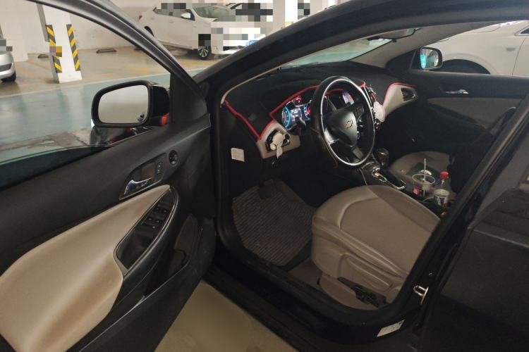 Used Chevrolet Cruze 2015 1.5L Automatic Luxury Edition Driver Seat