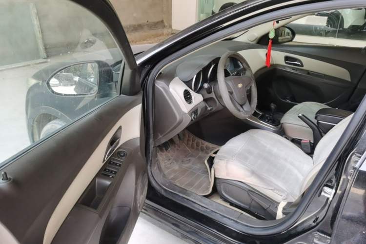 Used Chevrolet Cruze 2015 1.5L Classic SL MT Driver Seat
