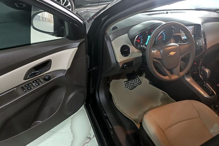 Used Chevrolet Cruze 2015 1.5L Classic SE AT Driver Seat