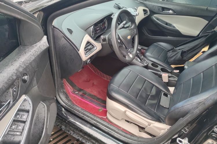 Used Chevrolet Cruze 2015 1.5L Automatic Luxury Edition Driver Seat