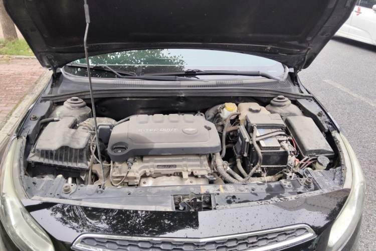 Used Chevrolet Cruze 2015 1.5L Classic SE MT Engine Bay