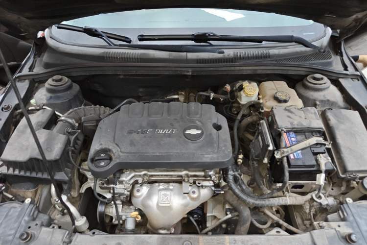 Used Chevrolet Cruze 2015 1.5L Classic SE AT Engine Bay