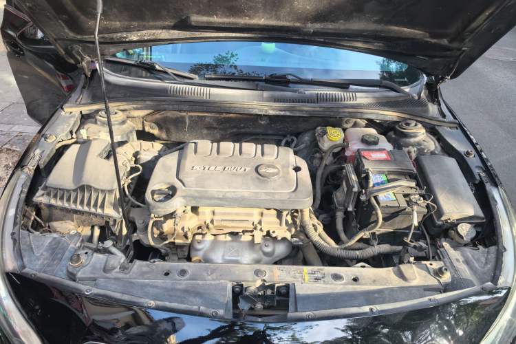 Used Chevrolet Cruze 2015 1.5L Classic SL MT Engine Bay
