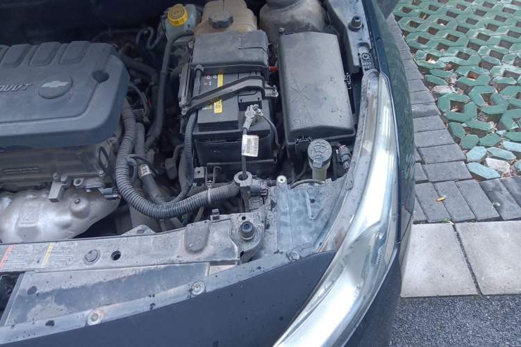Used Chevrolet Cruze 2015 1.5L Classic SE MT Engine Bay Left