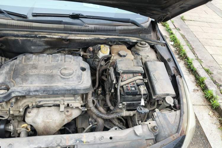 Used Chevrolet Cruze 2015 1.5L Classic SE AT Engine Bay Left