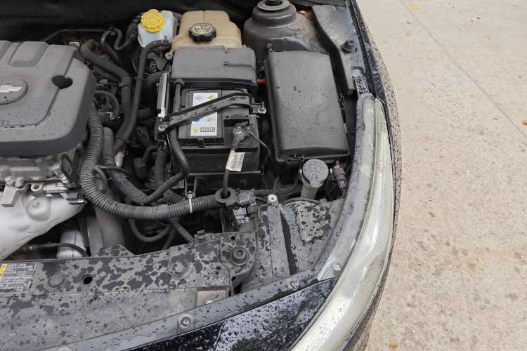 Used Chevrolet Cruze 2015 1.5L Classic SE MT Engine Bay Left