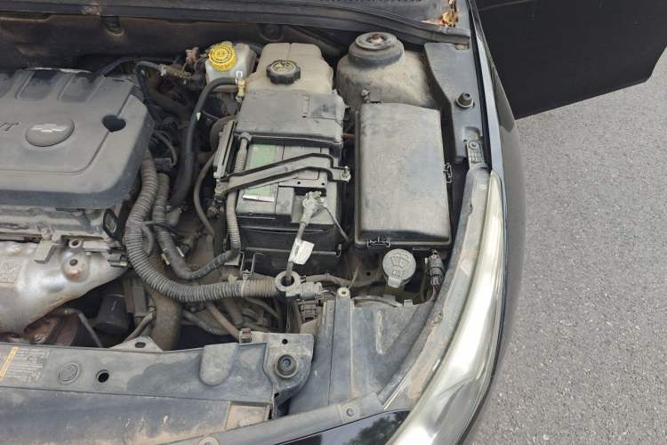 Used Chevrolet Cruze 2015 1.5L Classic SE AT Engine Bay Left
