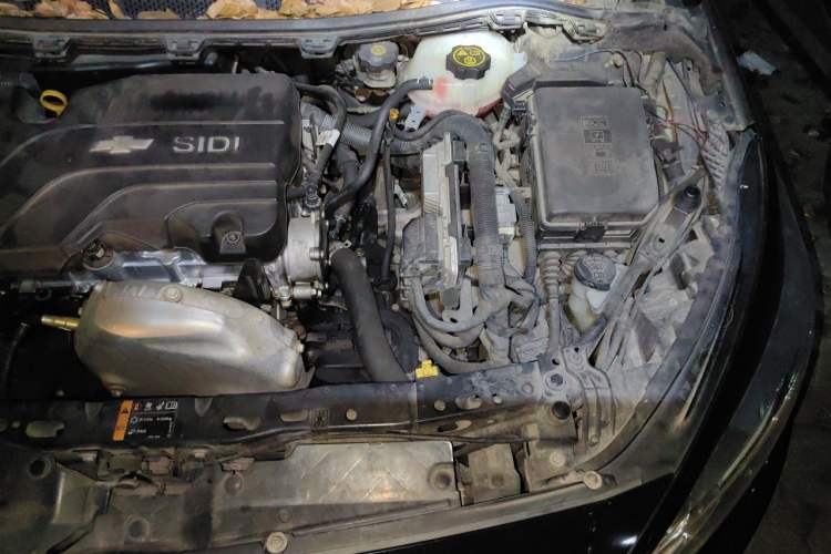 Used Chevrolet Cruze 2015 1.5L Automatic Luxury Edition Engine Bay Left