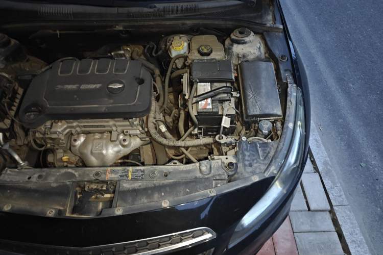Used Chevrolet Cruze 2015 1.5L Classic SL MT Engine Bay Left