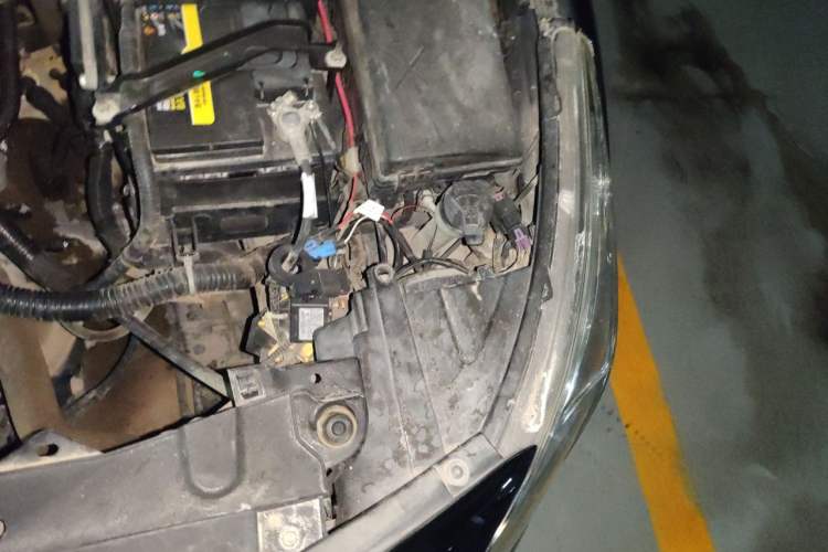 Used Chevrolet Cruze 2015 1.5L Classic SE MT Engine Bay Left