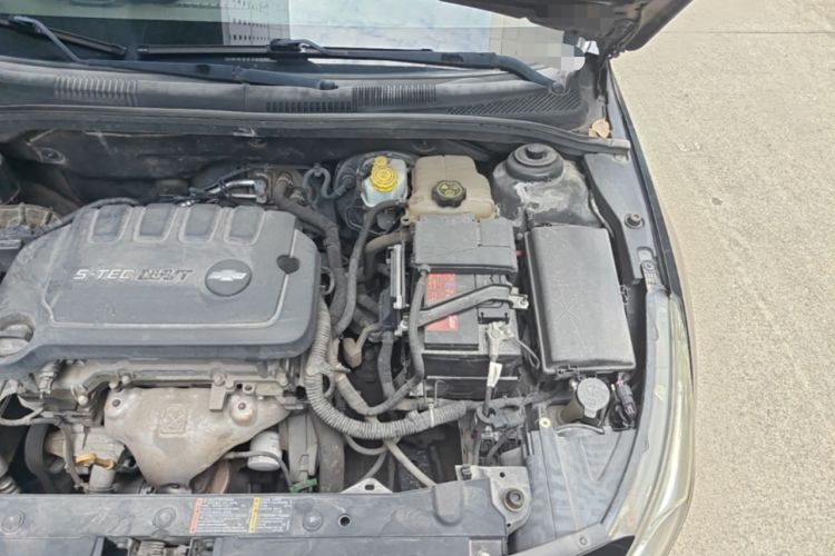 Used Chevrolet Cruze 2015 1.5L Classic SL MT Engine Bay Left