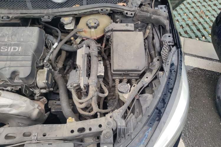 Used Chevrolet Cruze 2015 1.5L Automatic Luxury Edition Engine Bay Left