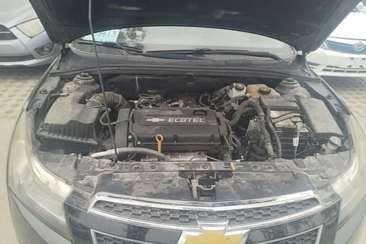 Used Chevrolet Cruze 2015 Hatchback 1.6L Manual Comfort Edition Engine Bay