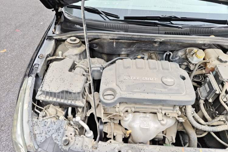 Used Chevrolet Cruze 2015 1.5L Classic SE MT Engine Bay Right