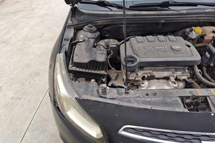 Used Chevrolet Cruze 2015 1.5L Classic SL MT Engine Bay Right