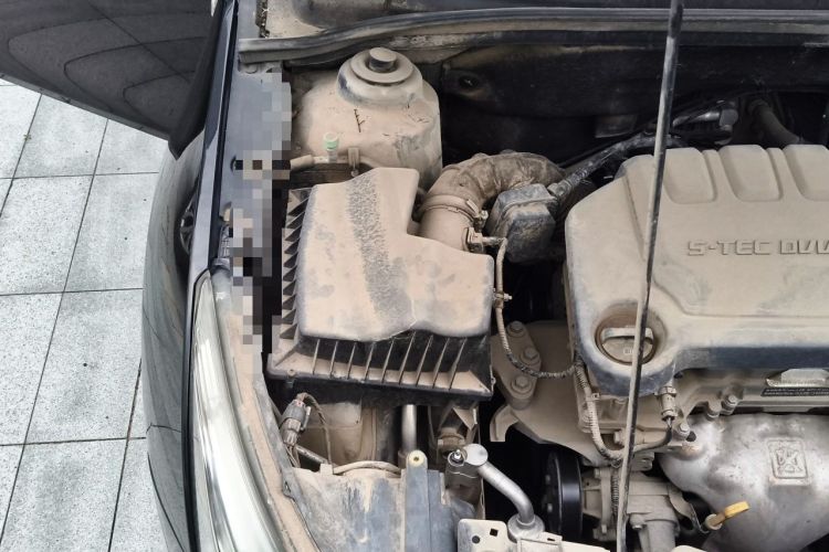 Used Chevrolet Cruze 2015 1.5L Classic SL MT Engine Bay Right