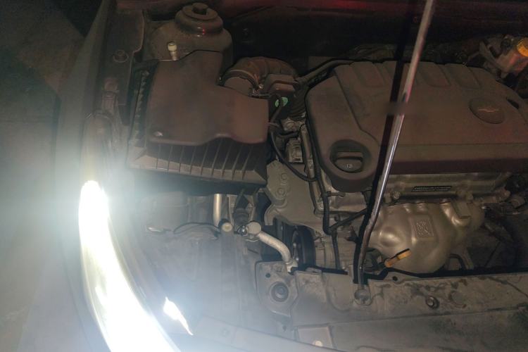Used Chevrolet Cruze 2015 1.5L Classic SE MT Engine Bay Right