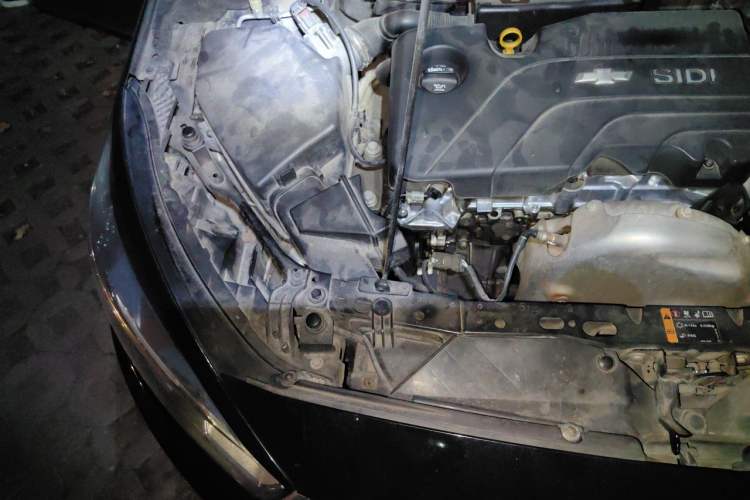 Used Chevrolet Cruze 2015 1.5L Automatic Luxury Edition Engine Bay Right