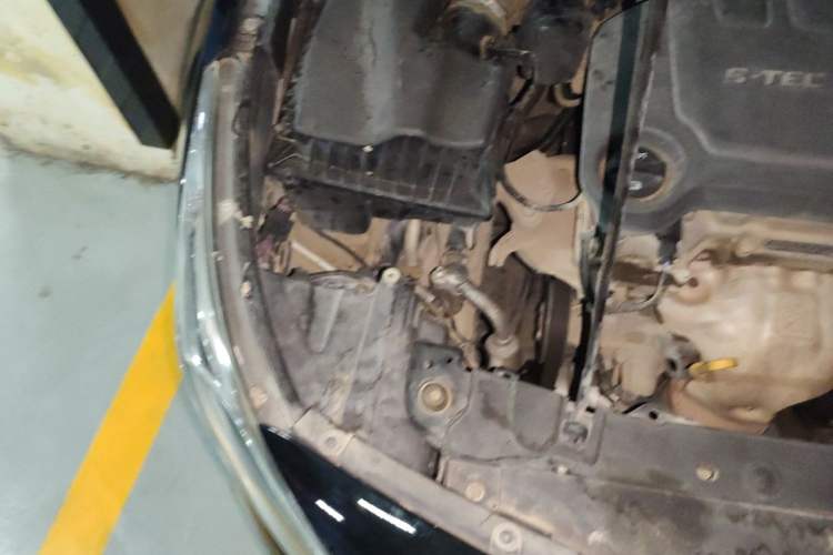 Used Chevrolet Cruze 2015 1.5L Classic SE MT Engine Bay Right