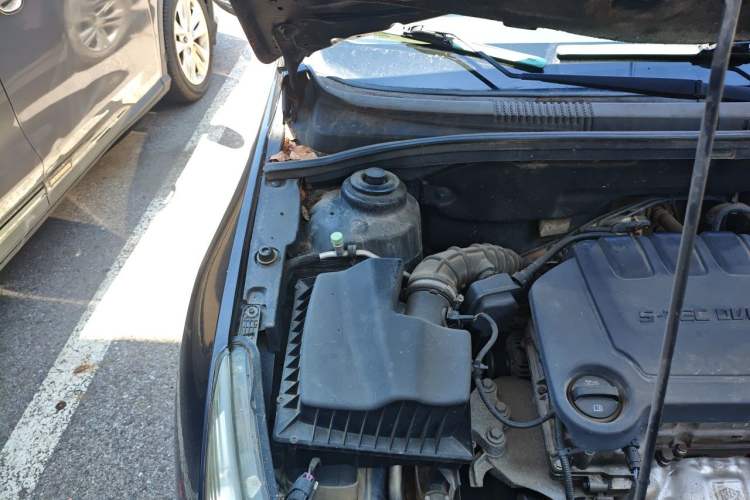 Used Chevrolet Cruze 2015 1.5L Classic SE AT Engine Bay Right